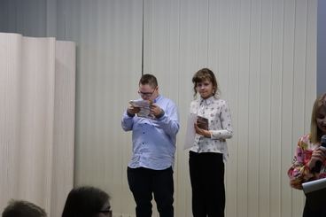 Inscenizacja z udziałem uczniów wieluńskich szkół w Bibliotece Miejskiej - dotyczyła Nagrody Nobla
